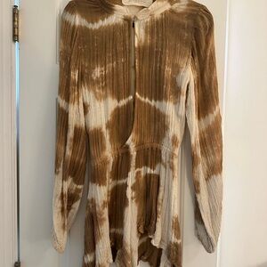 Jen's Pirate Booty Ribbed Button-Front Tunic in Brown & Cream Tie-Dye